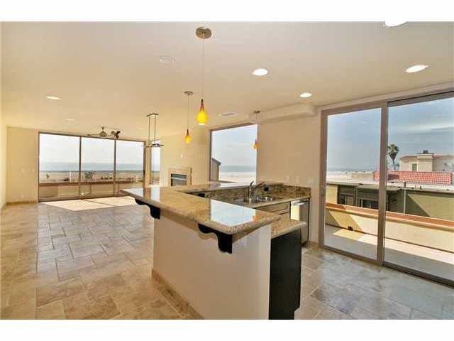 2743 Ocean Front Walk #3