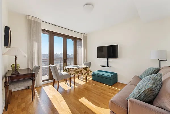 500 Fourth Avenue Unit: 6J