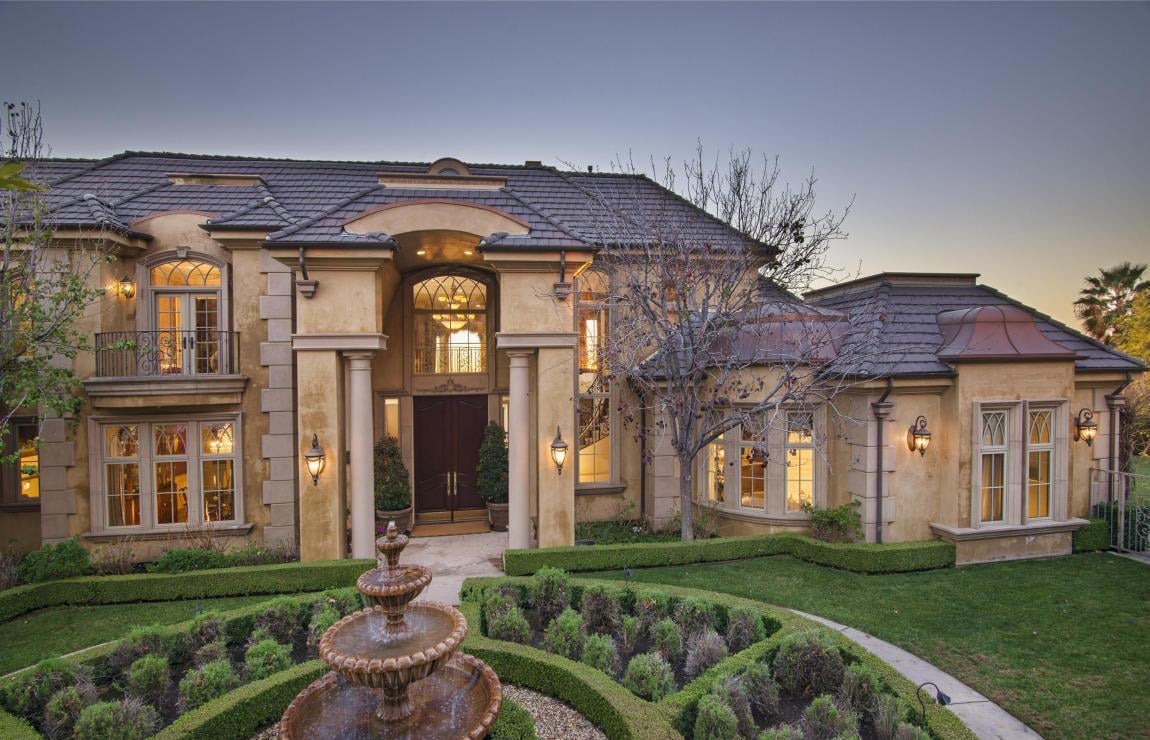 2323 Crystal Ln