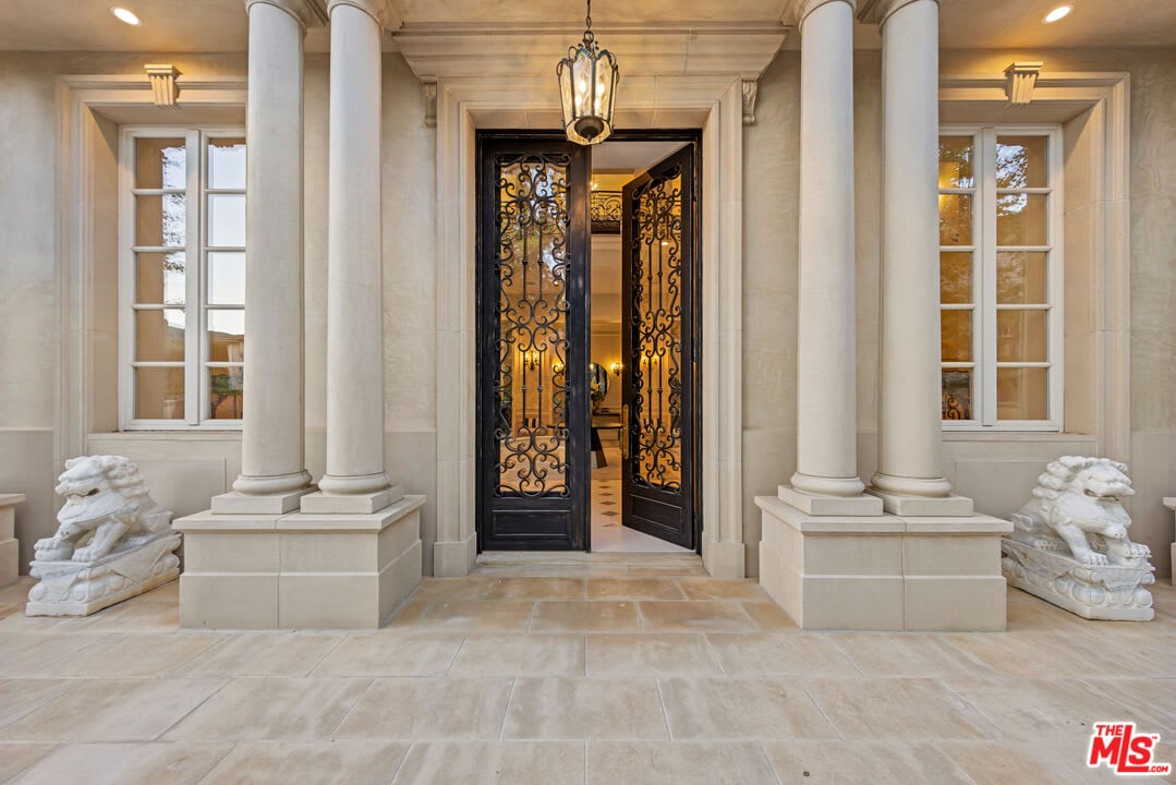 Grandeur Oasis