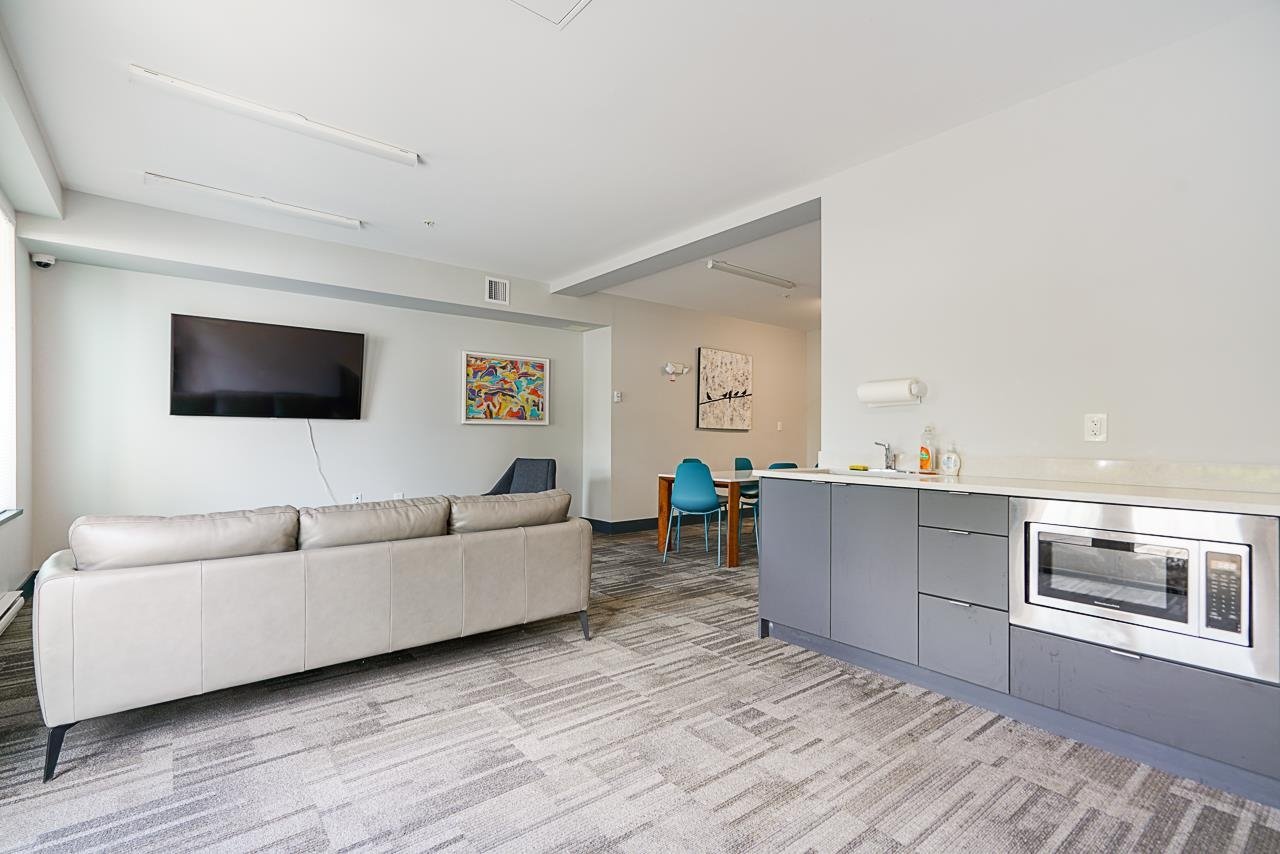 102-621 Regan Ave