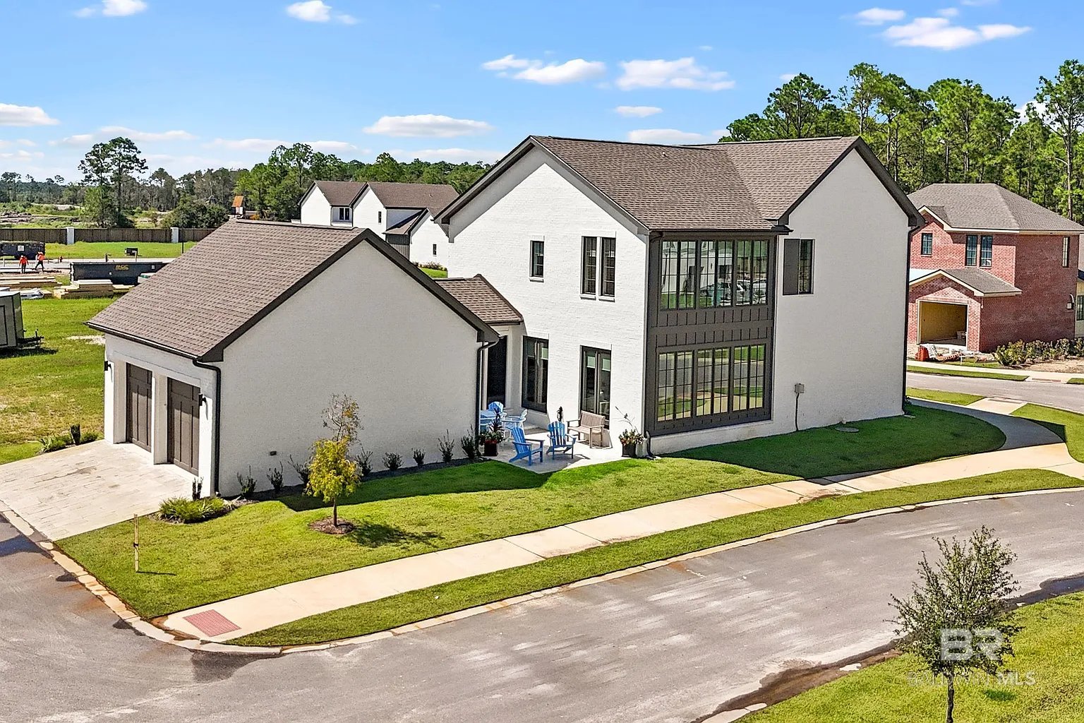 902 Inlet Cir