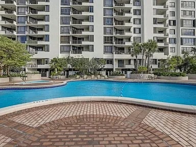 520 Brickell Key Dr #A604