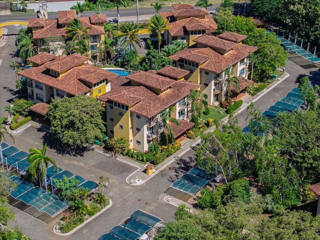 The Oaks #21 | Top-Floor, Turnkey Condo Minutes from Tamarindo