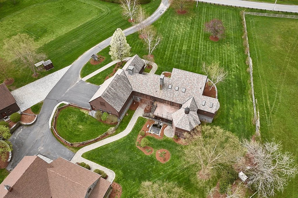 257 Leyden Rd