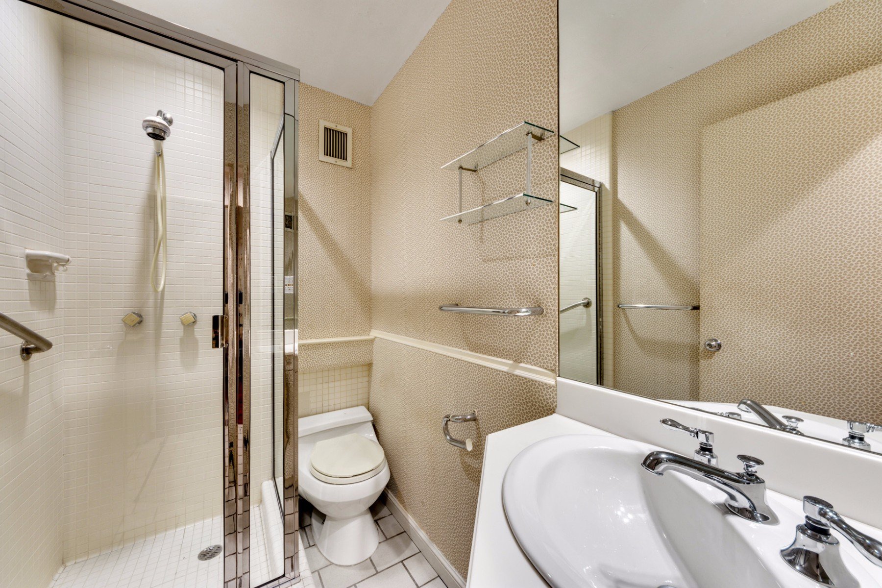  475 Park Avenue, #4A