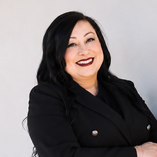 Lulu Luna Buellton, CA Real Estate Agent Headshot