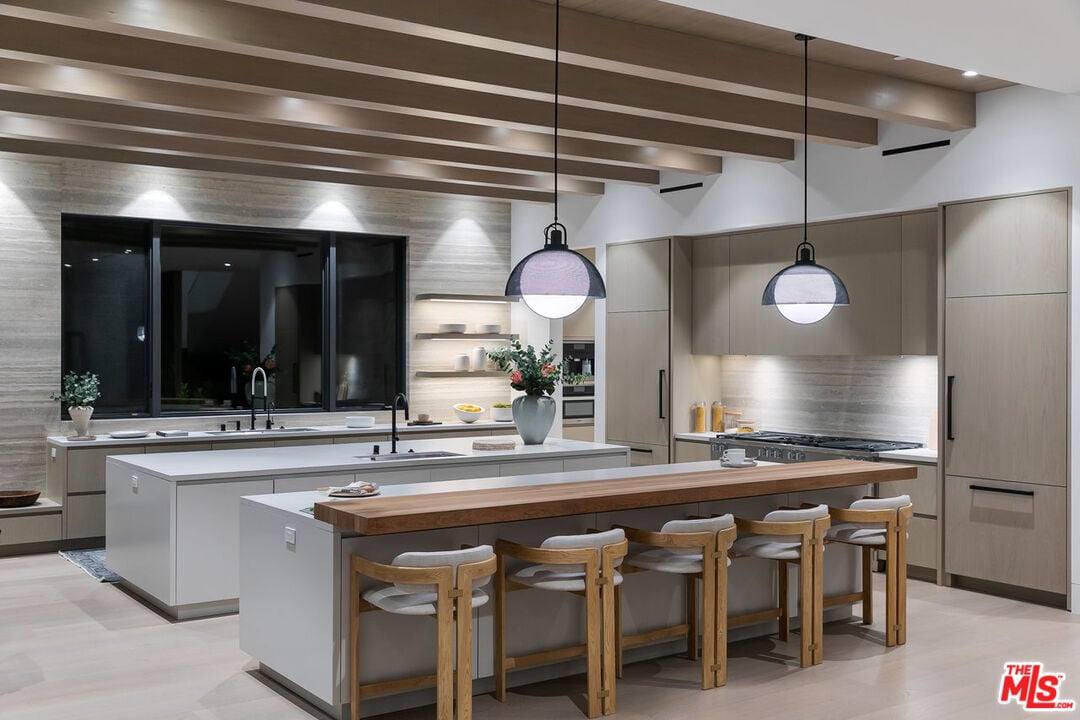 5376 Round Meadow Rd