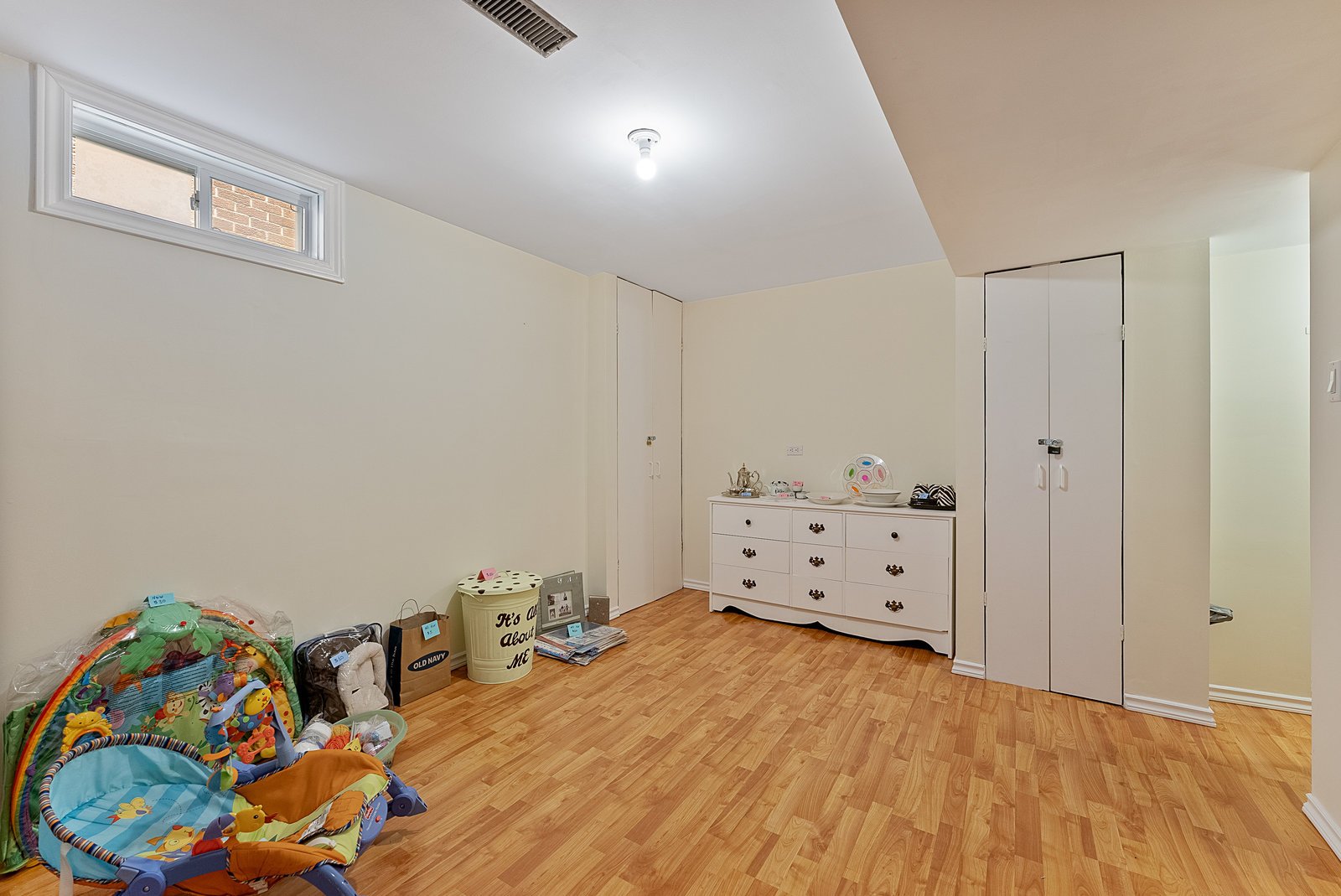 28 Thornway Ave