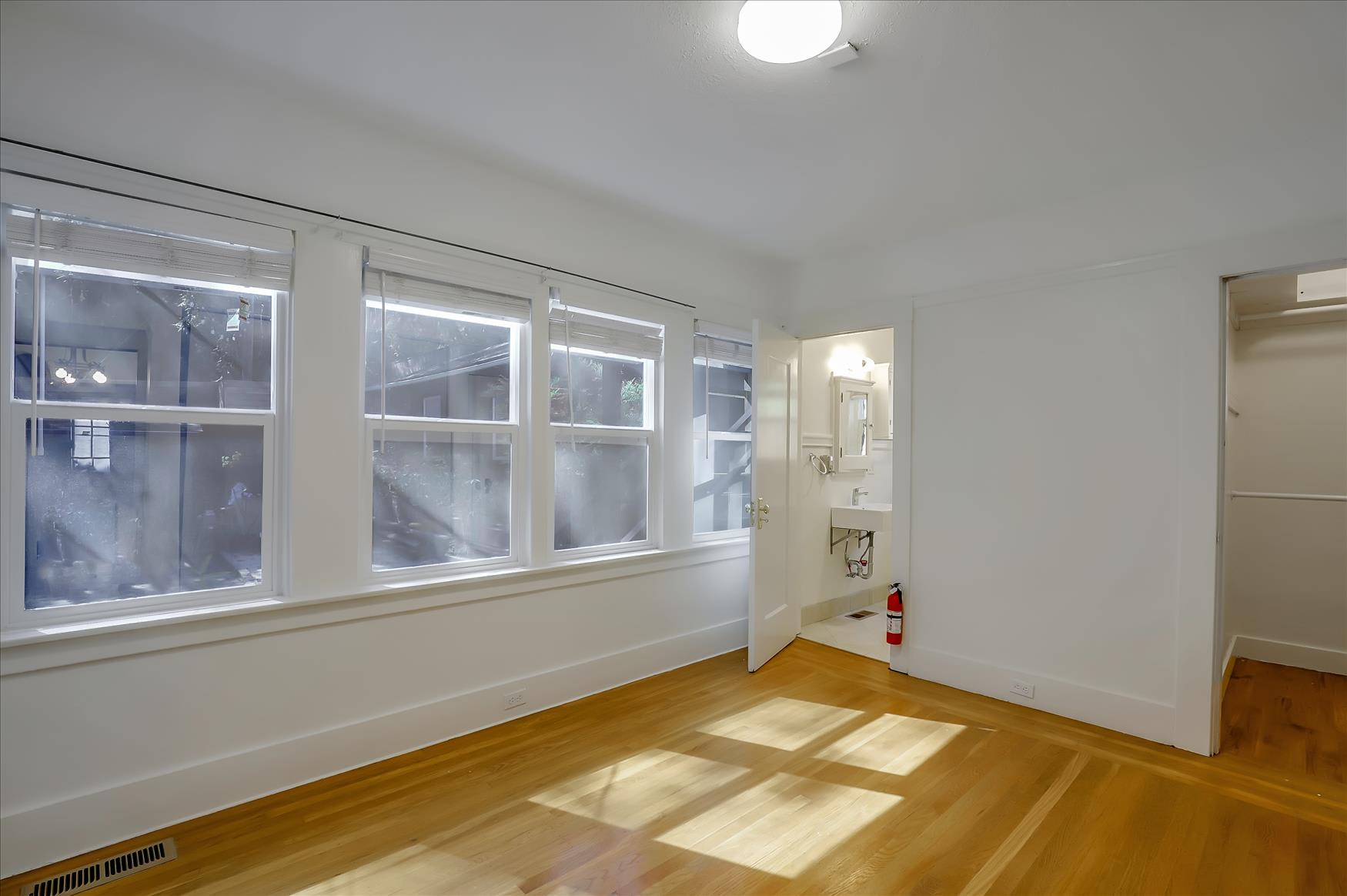 27 Westall Ave
