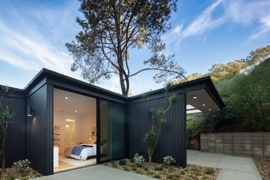 This Sustainable Home Pays Homage to The Midcentury Modern Aesthetics