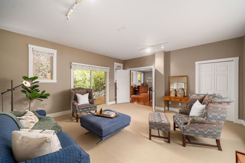 5780 Cranley Dr