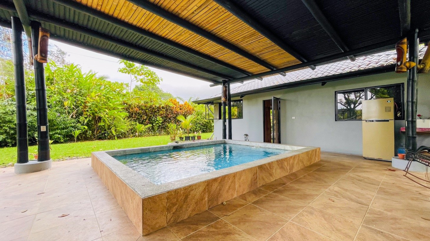 Bahia Uvita house with separate building lot