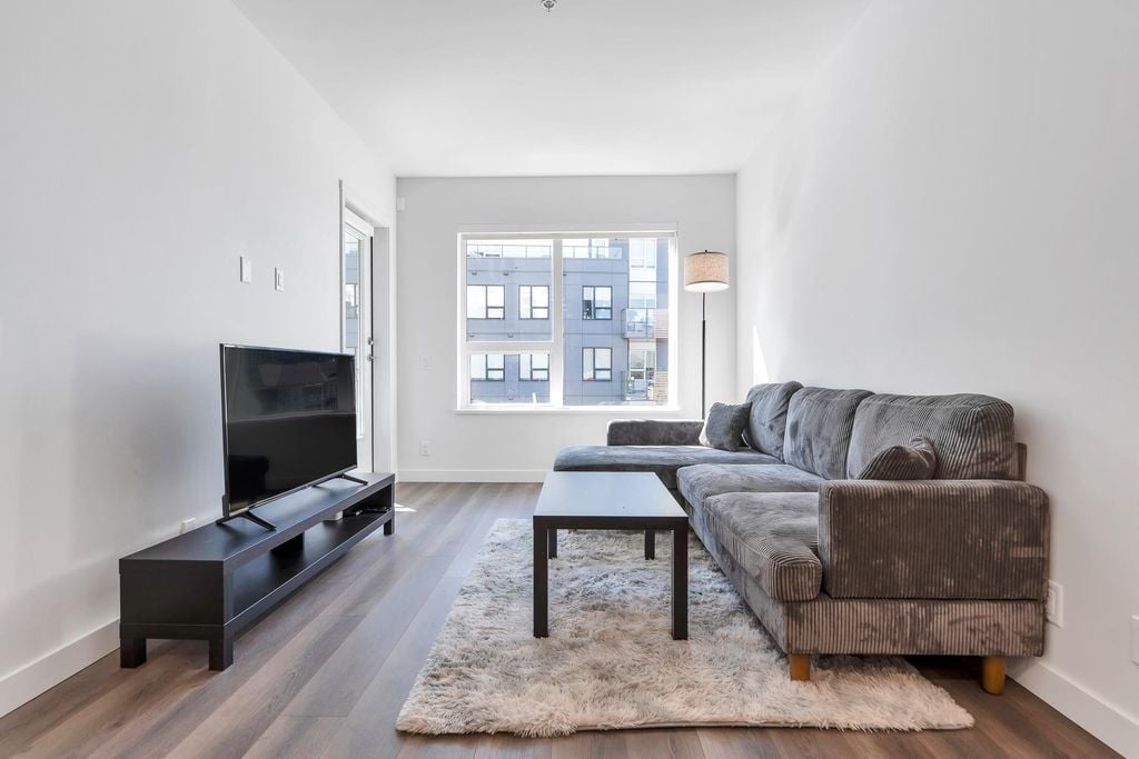 648 Lea Ave, #305