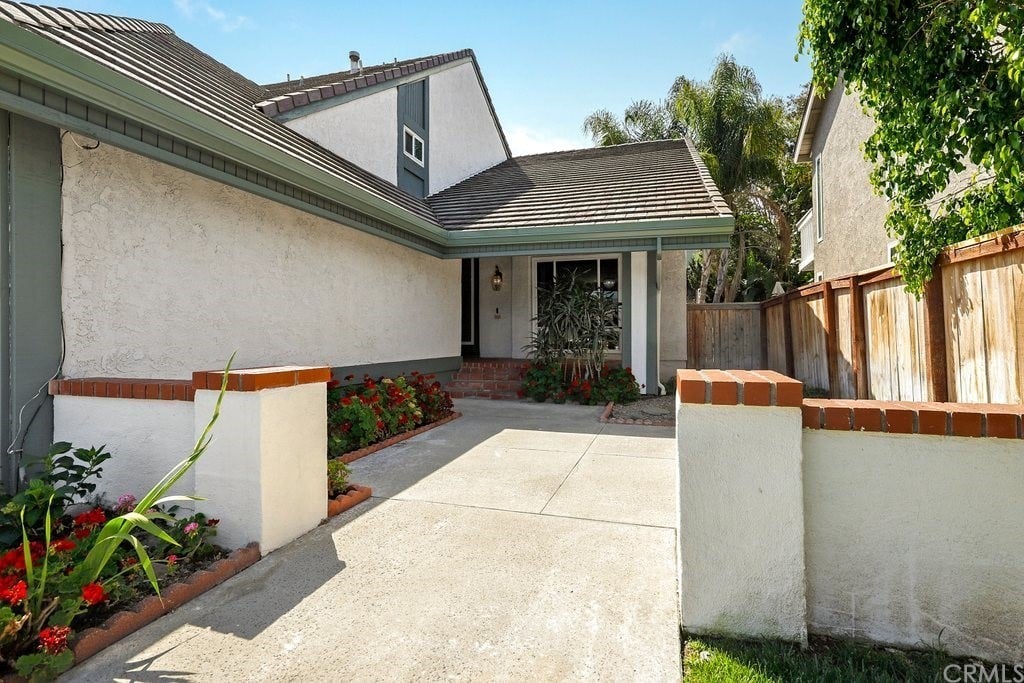 22242 Pewter Ln
