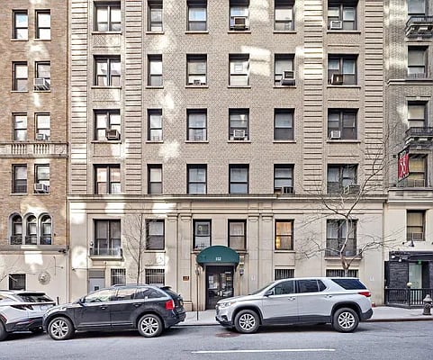 152 West 58th Street Unit: 8A