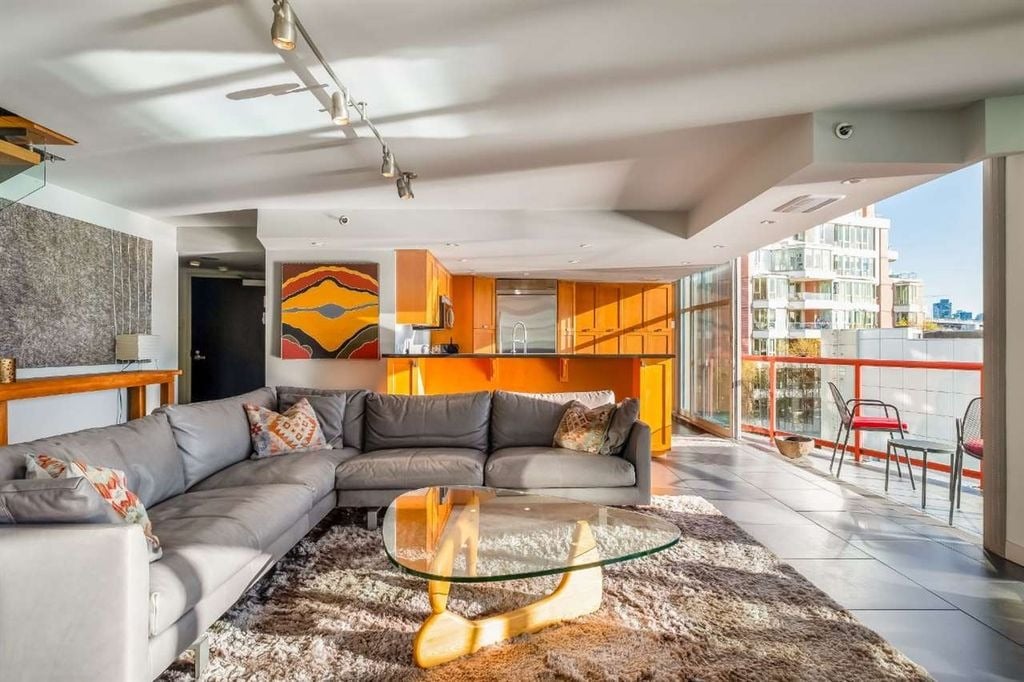 990 Beach Ave, #310
