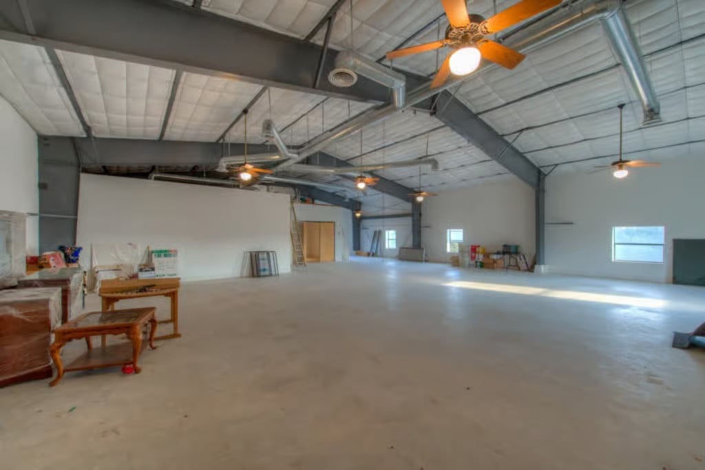 7100 Comanche Trail