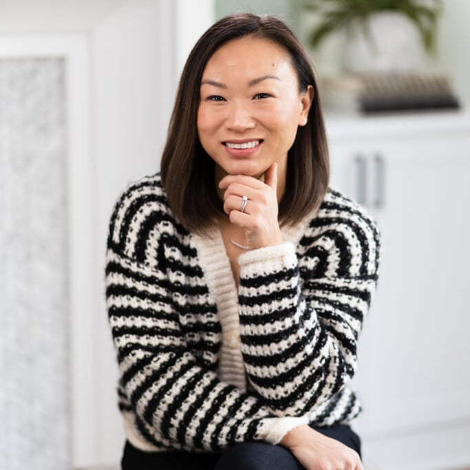 Aimee Zhang Bellevue, WA Real Estate Agent Headshot