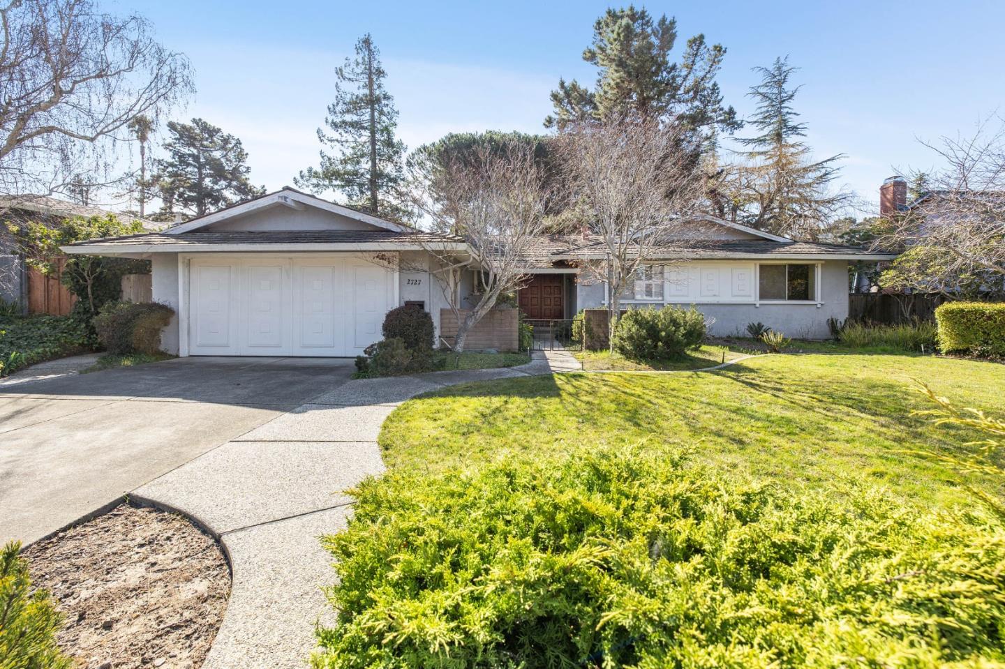 2727 Hallmark Dr