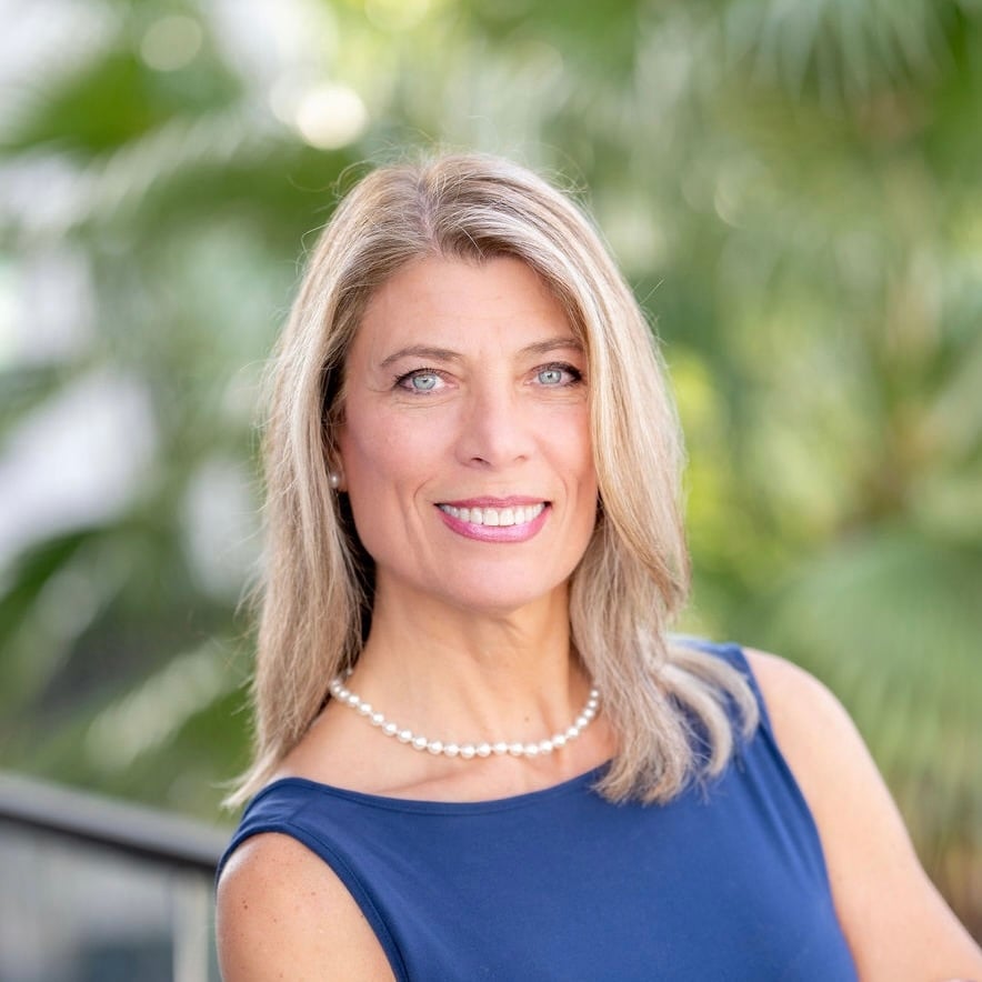 Elizabeth Markovic St. Petersburg, FL Real Estate Agent Headshot