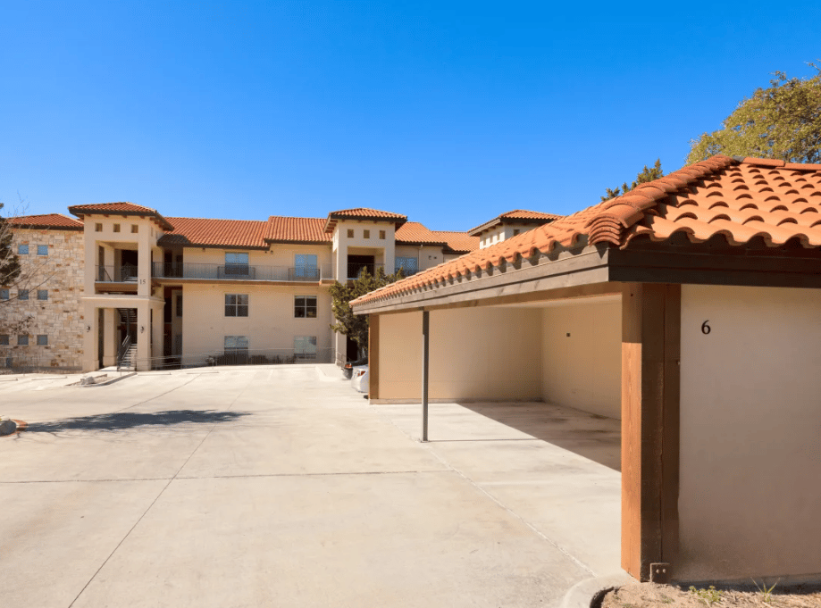 Lease Today and Enjoy 6 WEEKS FREE!