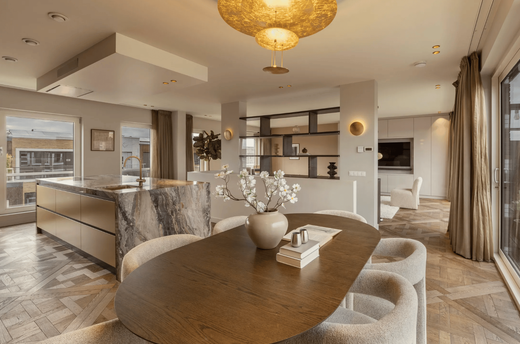HIGH-END PENTHOUSE