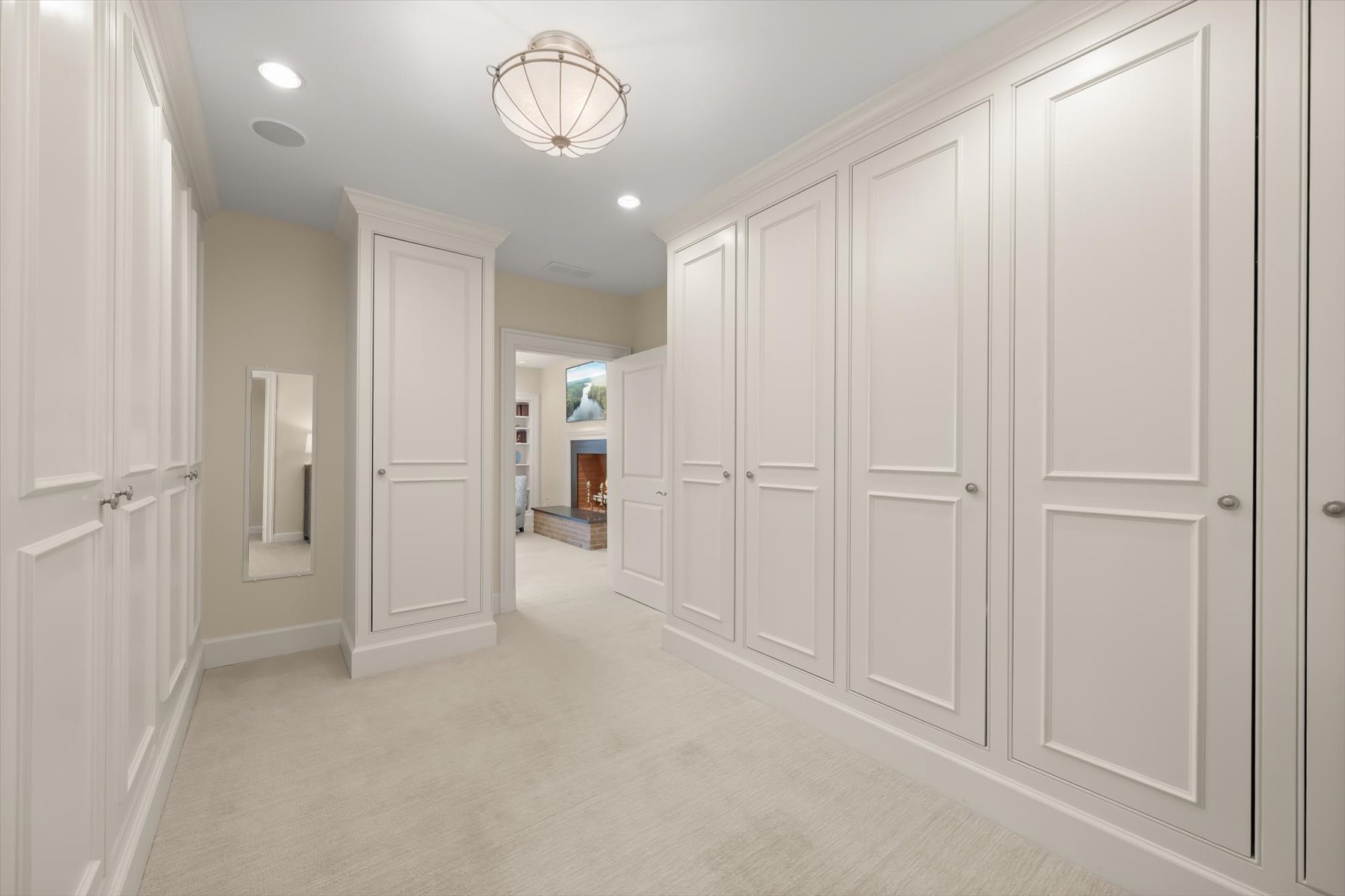 654 Round Hill Road