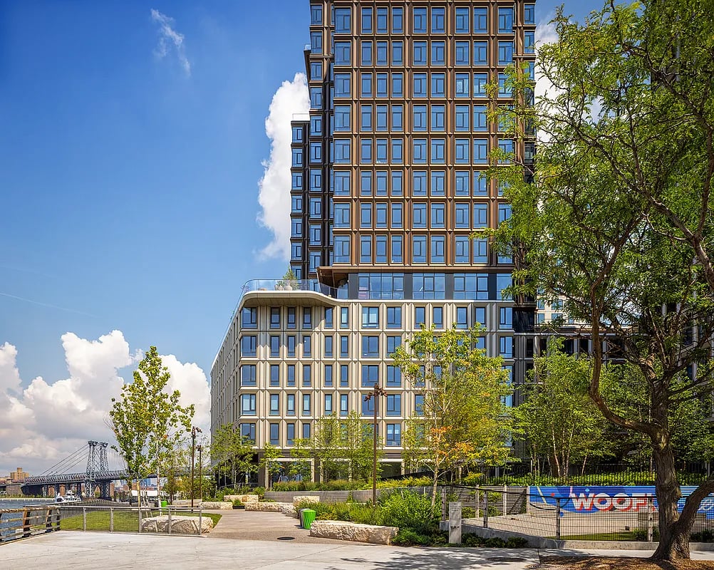 480 Kent Ave, #16C