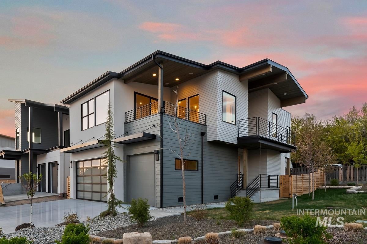 Contemporary Home With Foothills Views in Boise