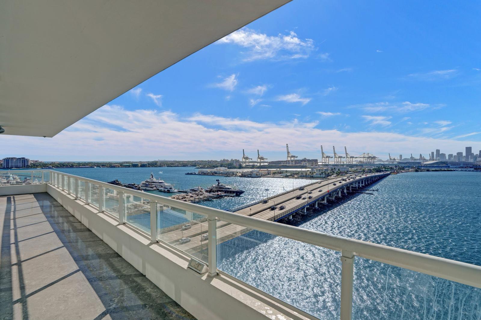 520 WEST AVE #1101