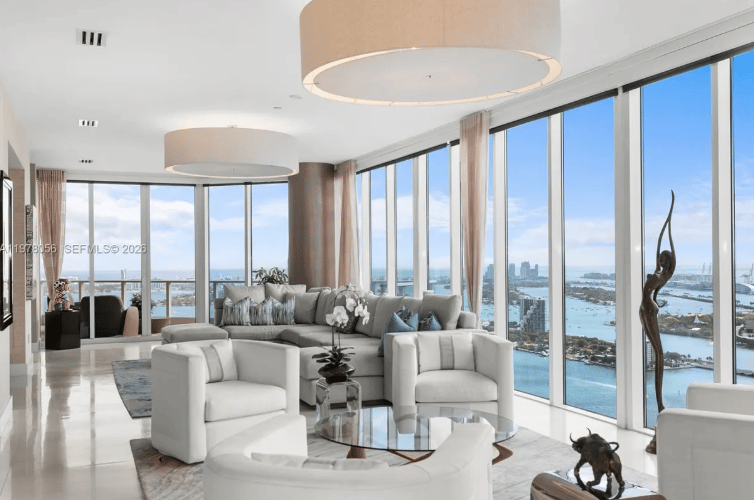 LUXURY IN THE MIAMI SKY