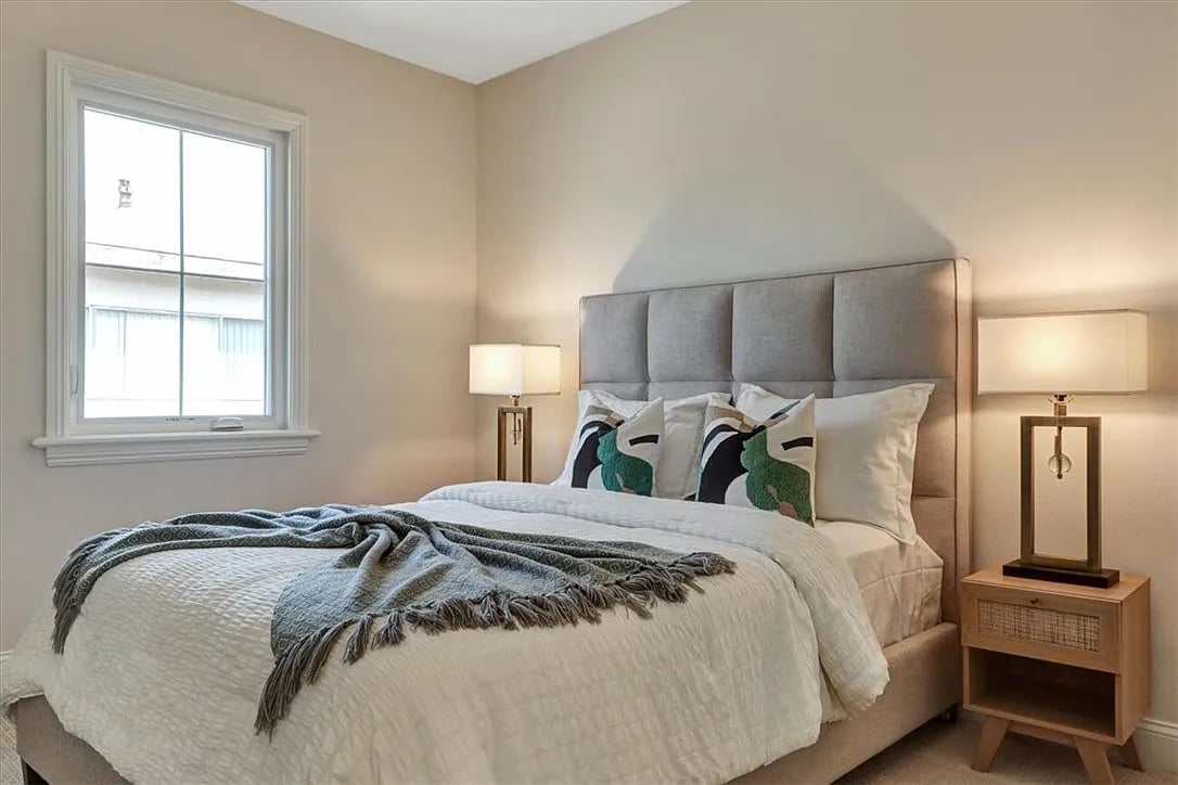 328 E Live Oak #4
