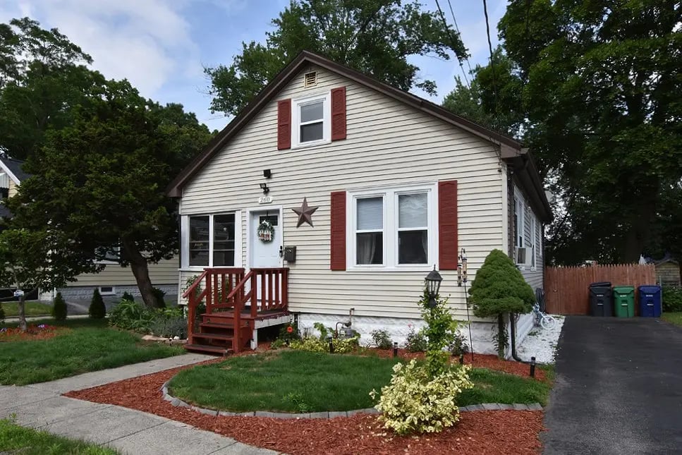 260 Holmes Rd