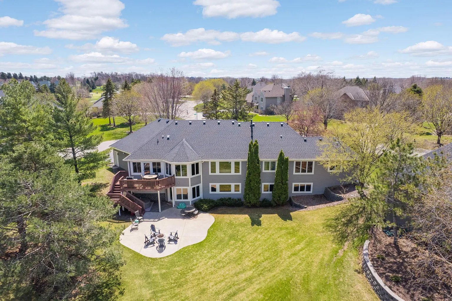 9666 Wellington Ln
