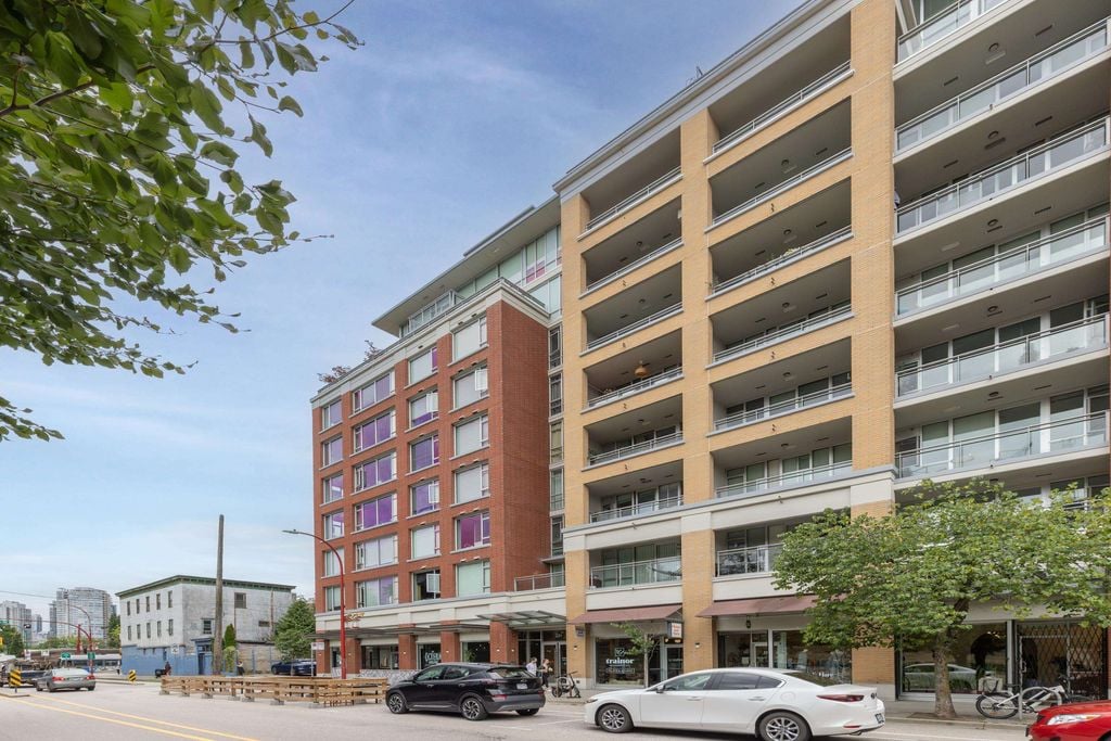 221 Union St, #ph907