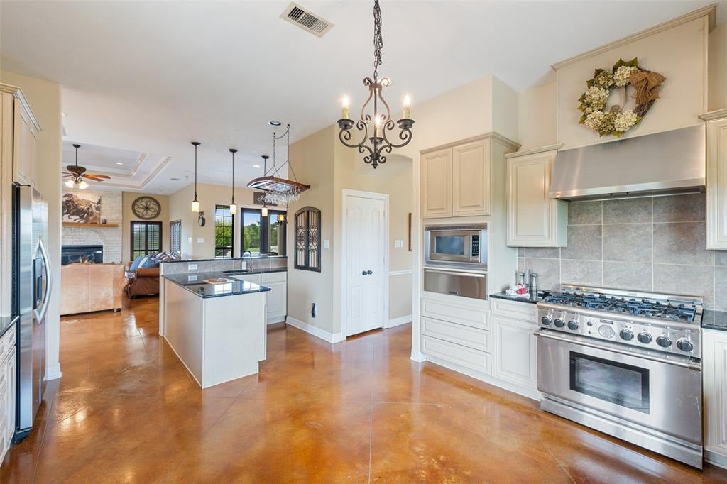 5538 FM 529 Bellville, Tx 77418