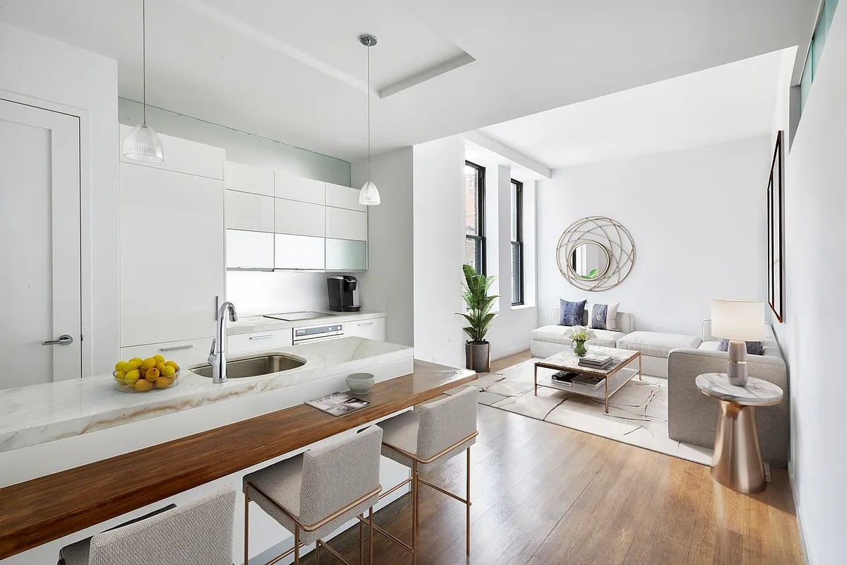 11 E 36th St #804