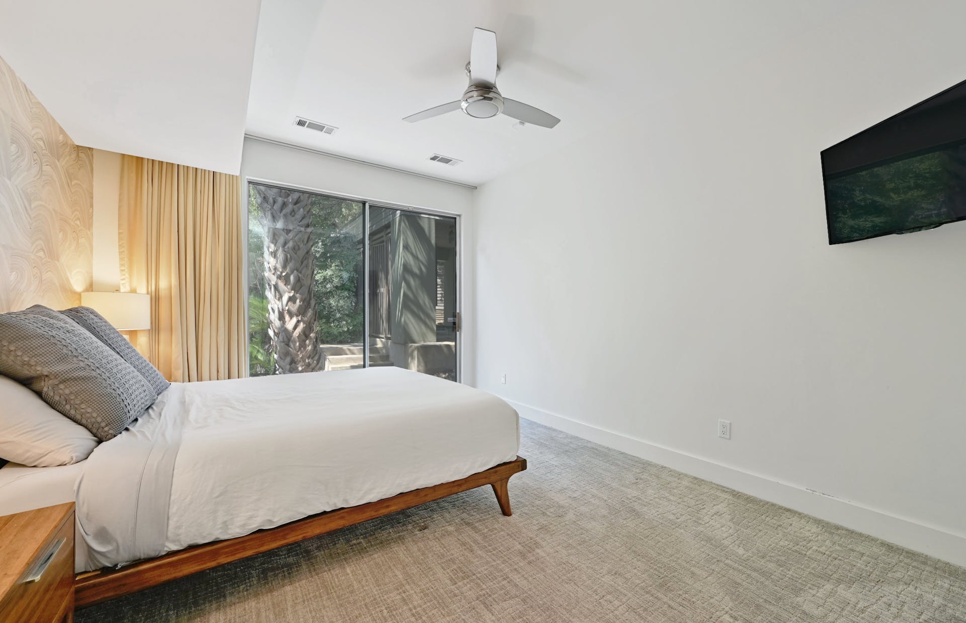 2700 De Soto DR
