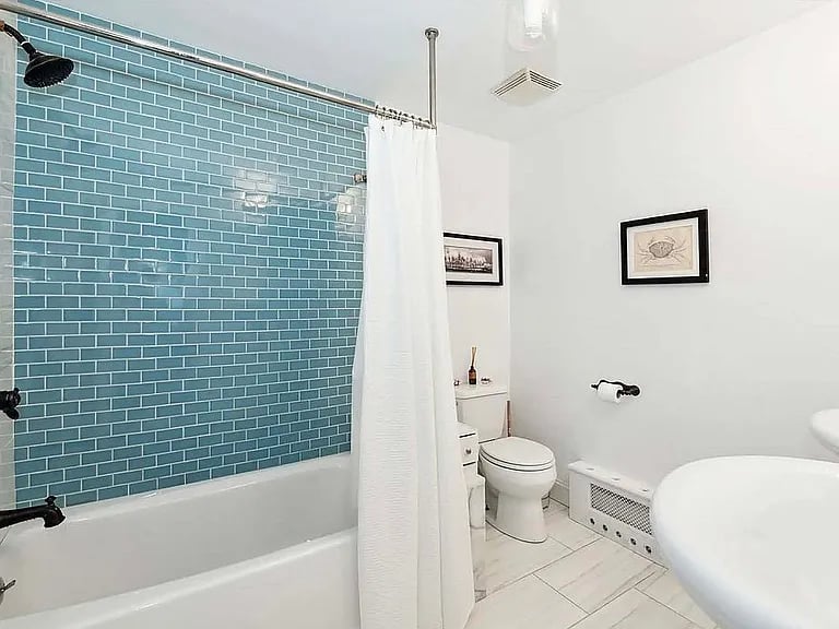 182 Huron Street, Apt #3B 