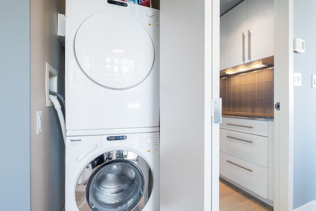 638 Beach Cres, #1805