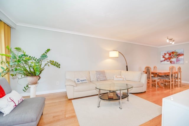3623 Holden Cres