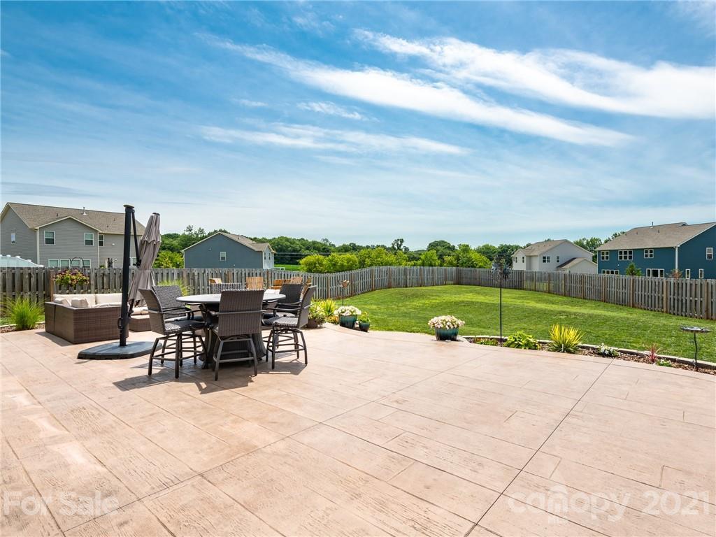 1817 Tendril Ave