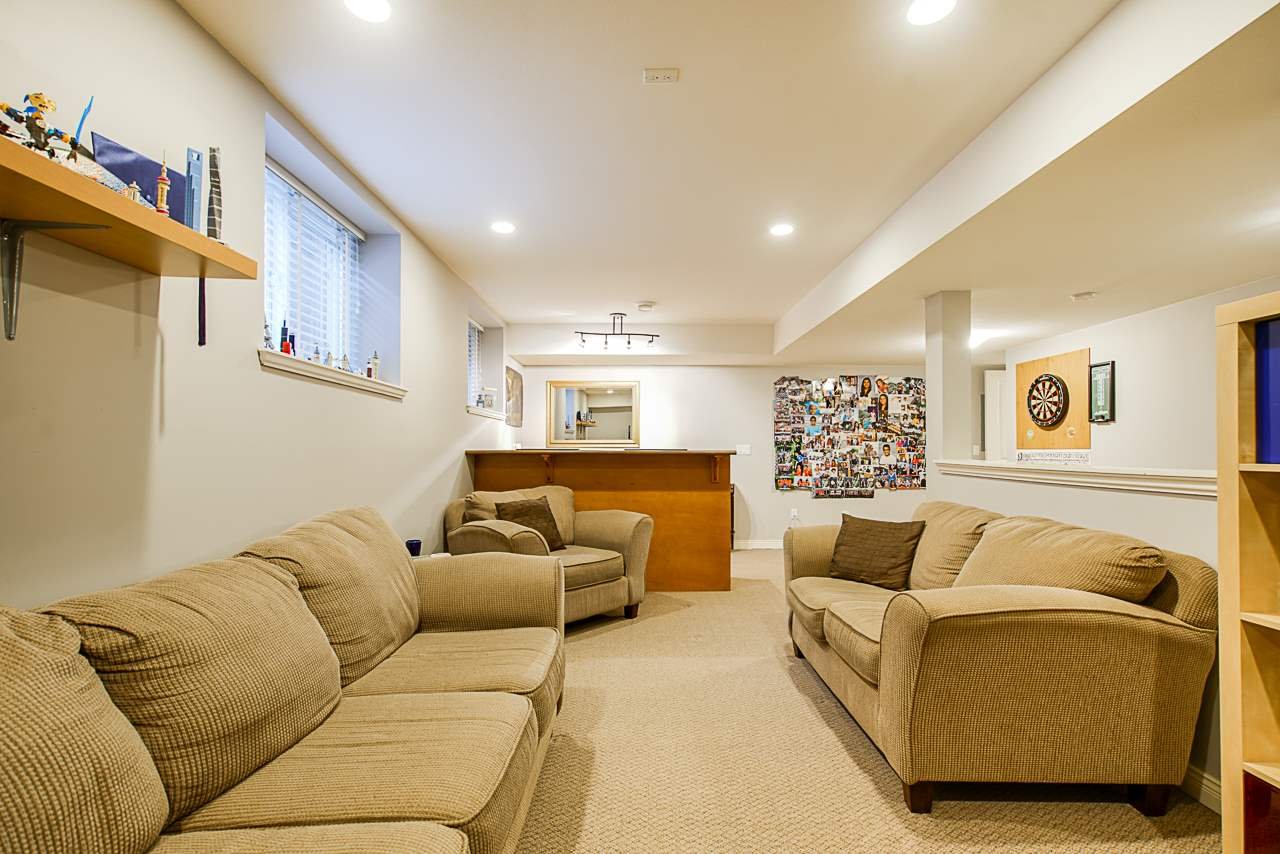 6056 164 St