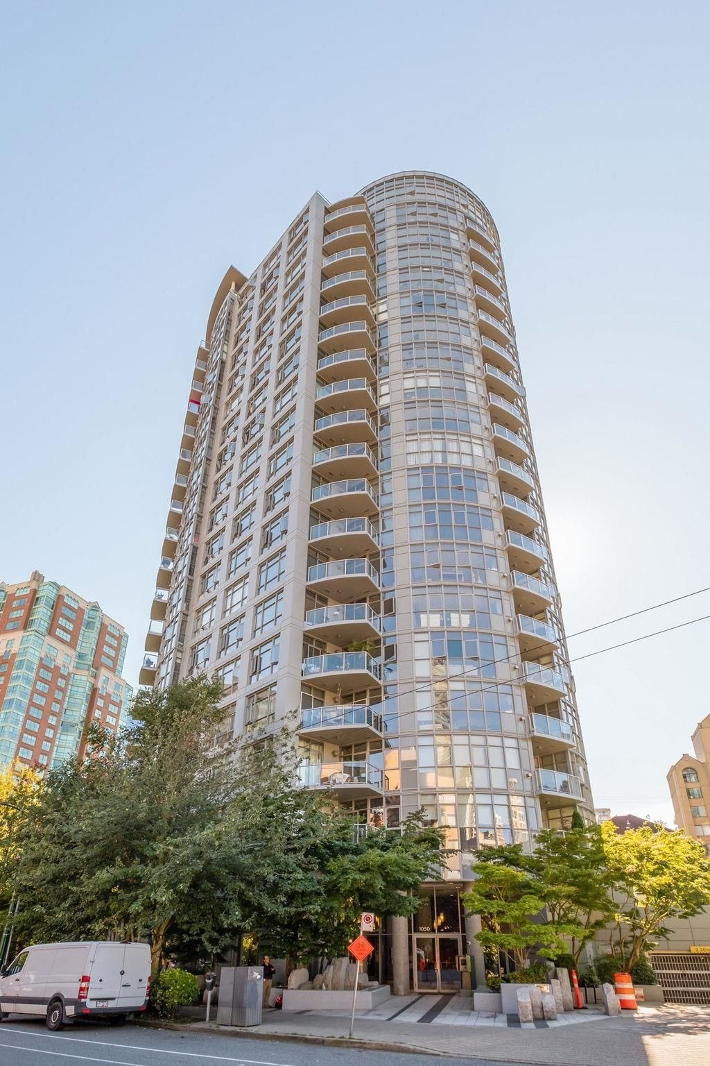 1050 Smithe St, #1705