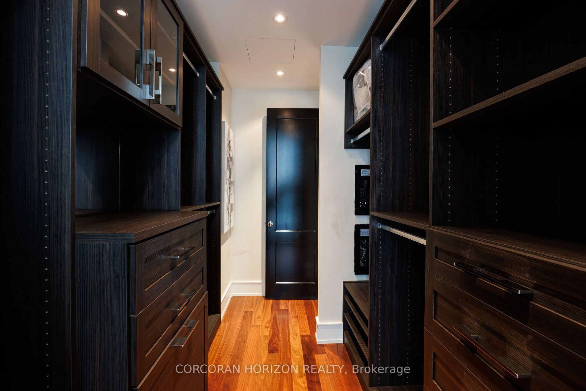 LUXURY AT THE RITZ RESIDENCES