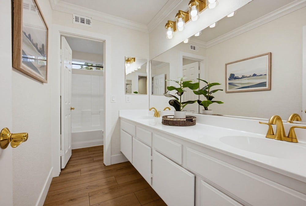 39912 Hillsboro Cir