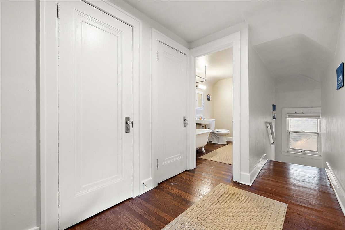 18214 Parkside Street