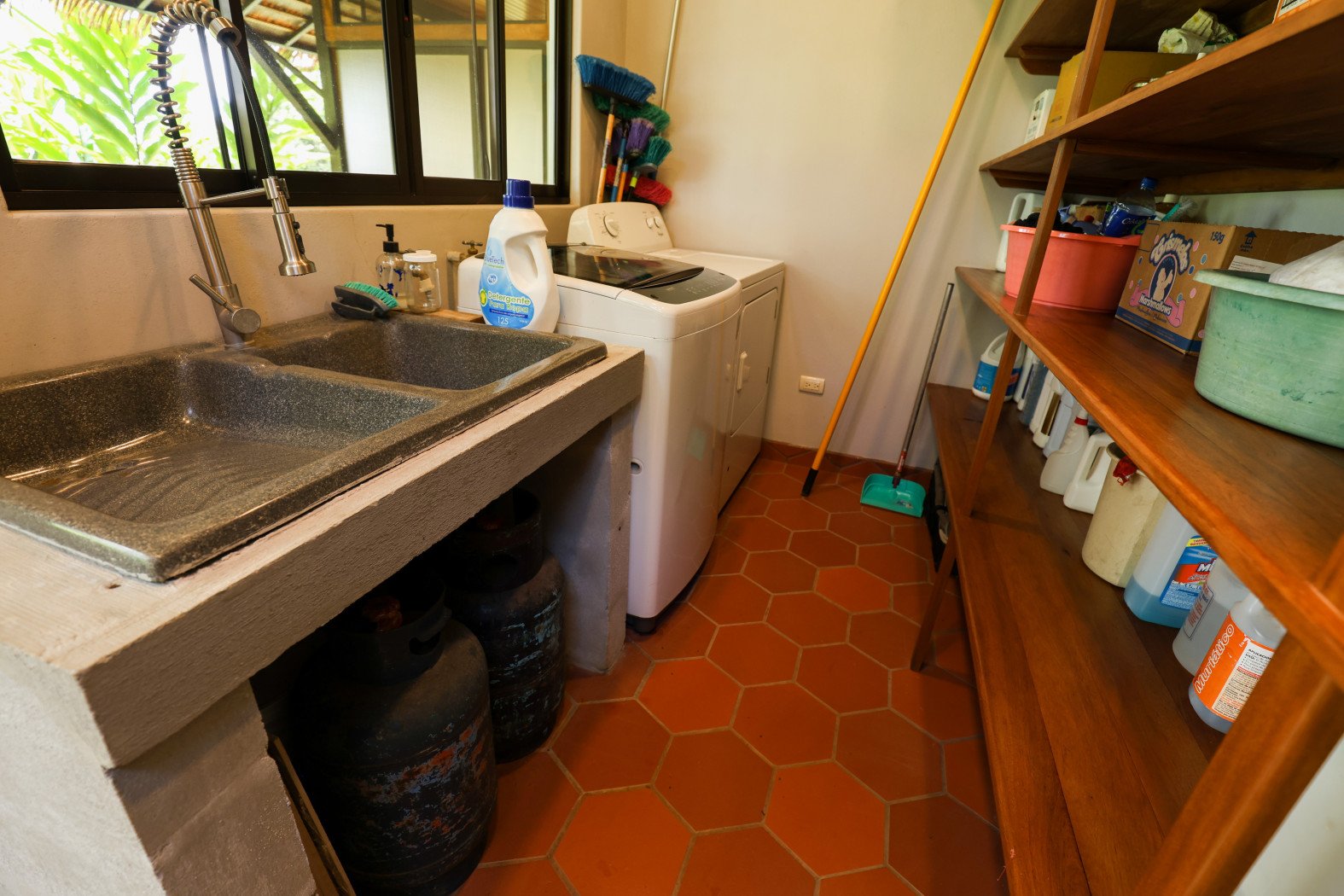 TROPICAL RETREAT IN PLATANILLO – OCEAN VIEW HOME PLUS APARTMENT IN ESTABLISHED COMMUNITY – 0.88 ACRES