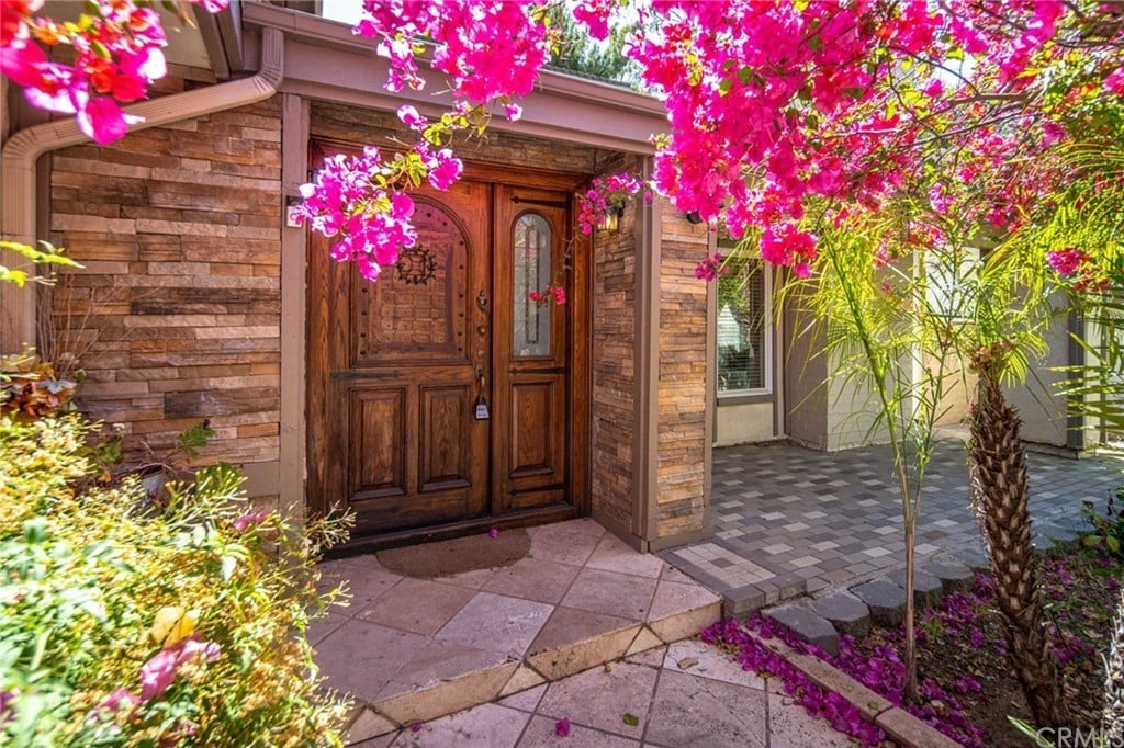 40 Cedar Tree Ln